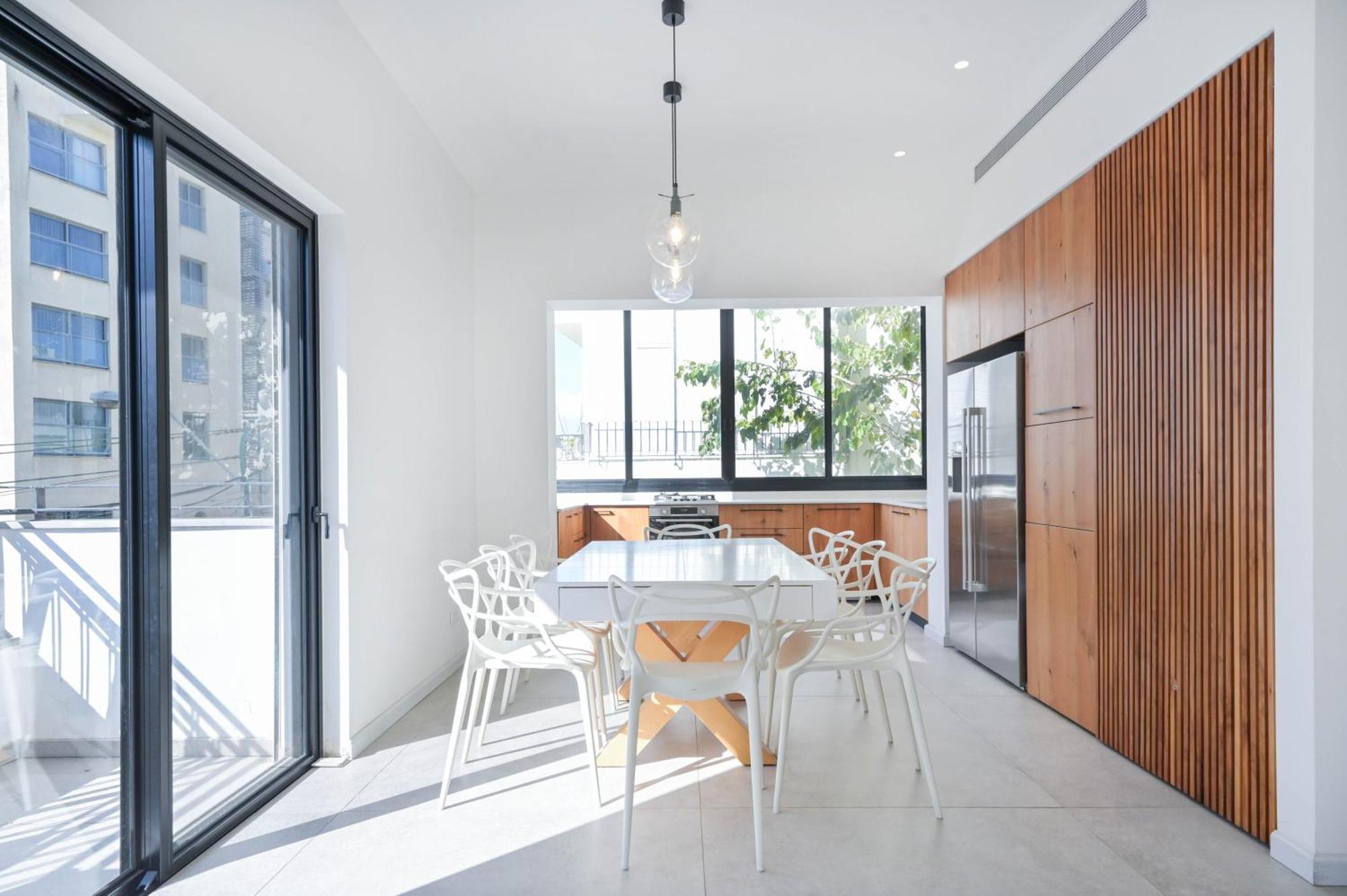 Apartment Modern 3br Next To The Sea By Holyguest
