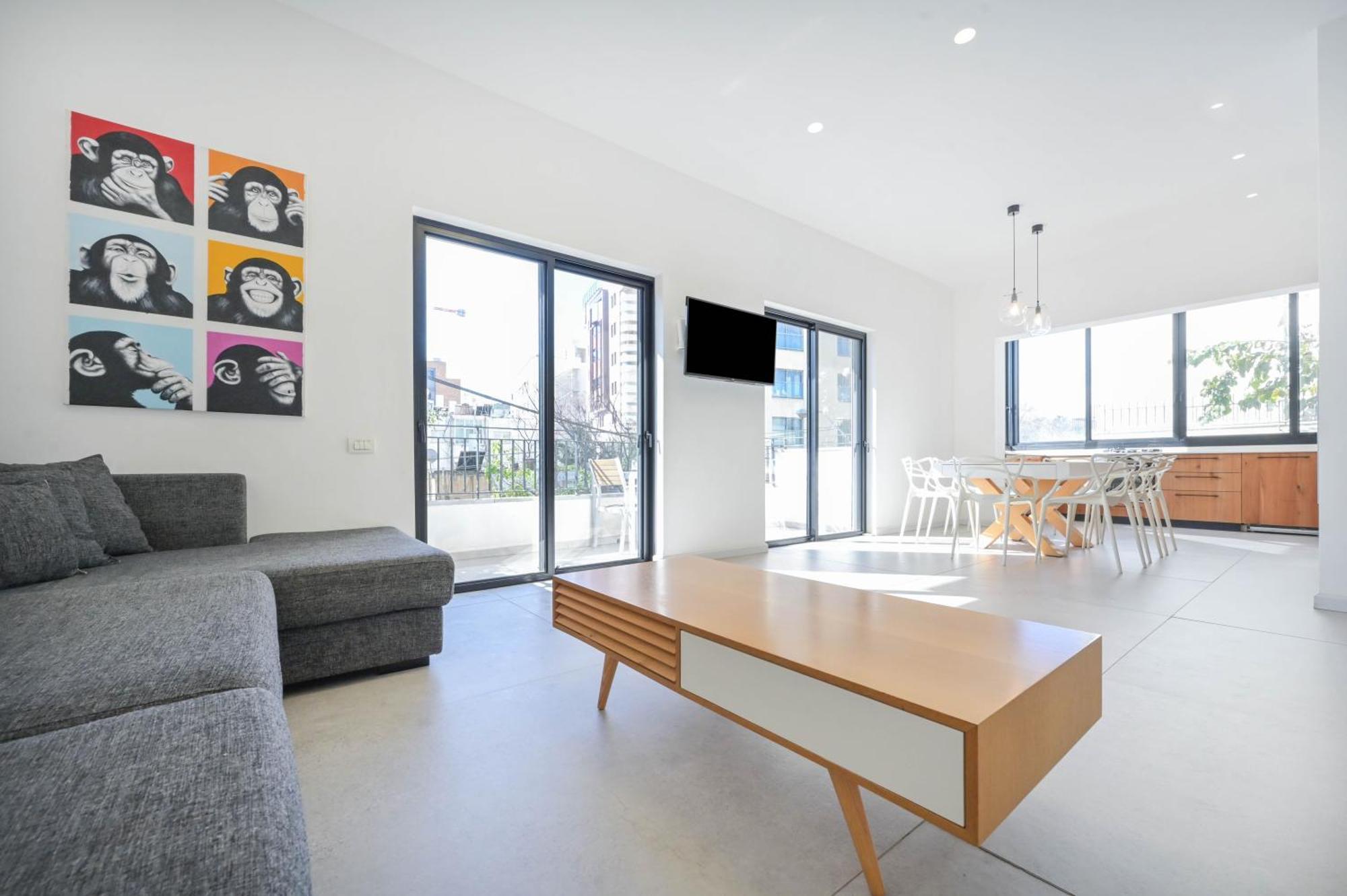 Modern 3br Next To The Sea By Holyguest Apartment